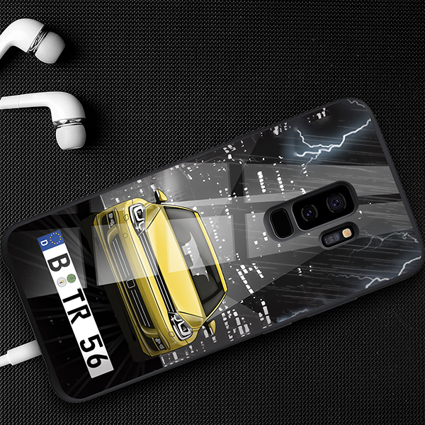 Personalisierte Handyhülle Samsung Galaxy S9+ mit deinem Auto u. Kennzeichen mit Dunkle Stadt Hintergrund. Viele Handymodelle im Sortiment