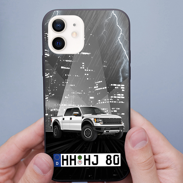 Persönliche Handyhülle Iphone 12 mit deinem Auto u. Nummernschild mit Dunkle Stadt Hintergrund. Viele Handymodelle im Sortiment. - auto4style
