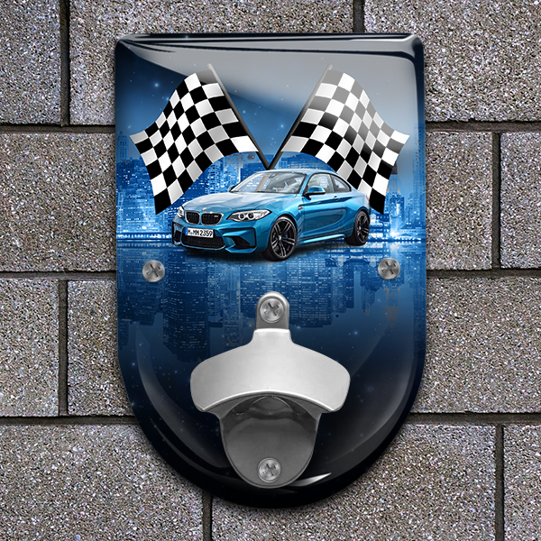 Persönlicher Wand-Flaschenöffner mit deinem Auto u. Kennzeichen mit Stadt mit Flaggen Hintergrund - auto4style