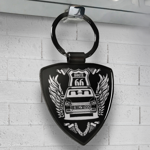Personalisierter Schlüsselanhänger Schild mit deinem Auto und Kennzeichen mit Gravur Schwarz-XL im Design Route-66. - auto4style