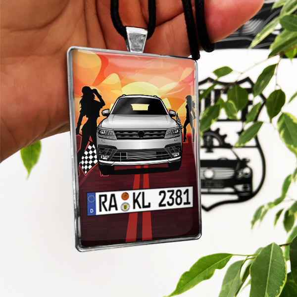 Spiegelanhänger Rechteckig Leder-XL personalisiert: mit deinem Auto u. Kennzeichen mit Frauen mit Flaggen Hintergrund. - auto4style