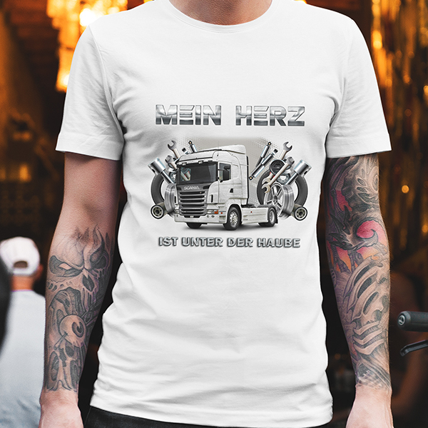 Personalisiertes T-Shirt mit deinem LKW u. Kennzeichen in Tuning Design mein-herz-ist-unter-der-haube, weiß, S-XXL