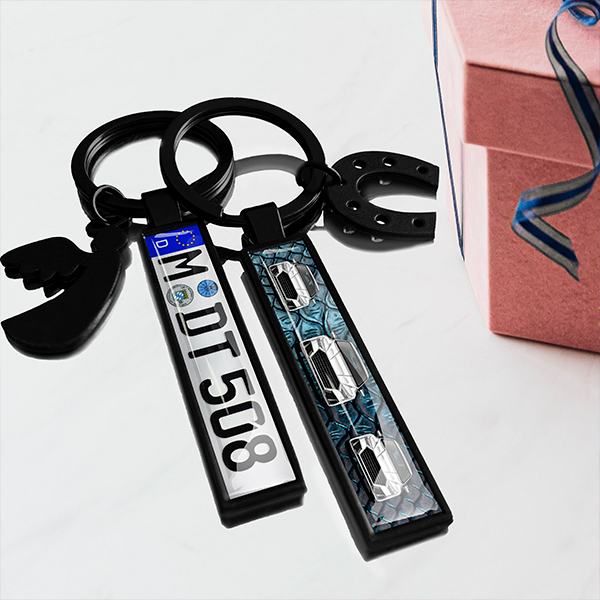 Individuell gestaltenes Frauen Geschenk Schlüsselanhänger: zum Führerschein bzw. als Jahrestag Geschenk. Mit Auto, Kennzeichen, Foto! Geschenkideen Fr