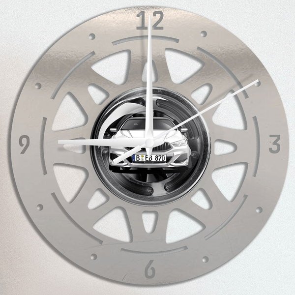 Wanddeko Ideen - Personalisierte Auto Wanduhr mit Kennzeichen | Perfekte Geschenkidee für Autoliebhaber und bleibende Geschenke für Männer