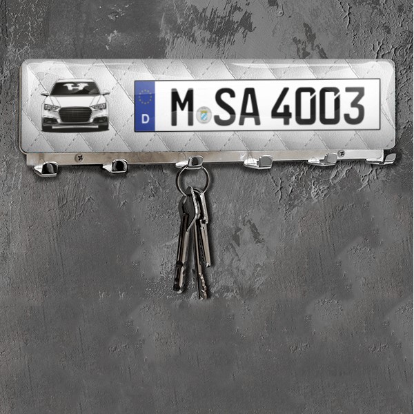 Personalisiertes Schlüsselbrett Chrom-L mit deinem Auto u. Kennzeichen mit Weißes Leder Hintergrund. - auto4style
