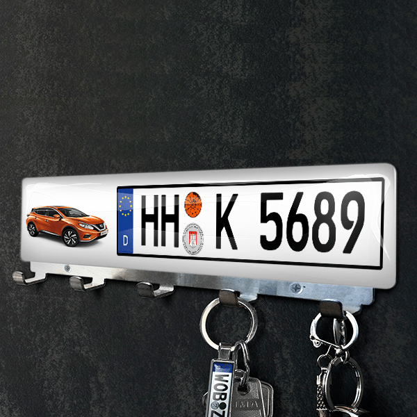 Personalisiertes Schlüsselbrett Chrom-M mit deinem Auto u. Kennzeichen mit Weißem Hintergrund. - auto4style