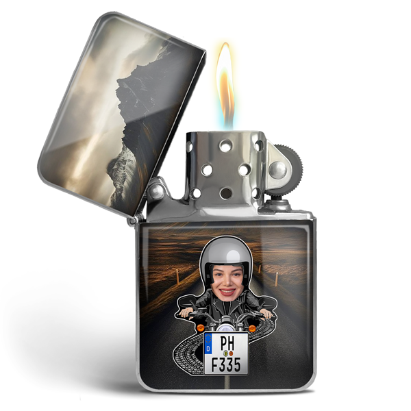 Bikerin Portrait Feuerzeug – Motorrad Kennzeichen Feuerzeug mit Gesicht – Personalisierte Motorradfahrerin Geschenkidee – Highlight! - auto4style